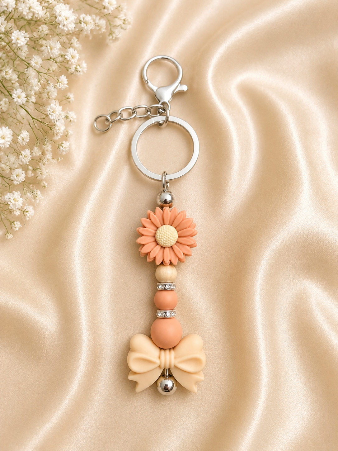 🌼 Peach Daisy & Bow Keychain