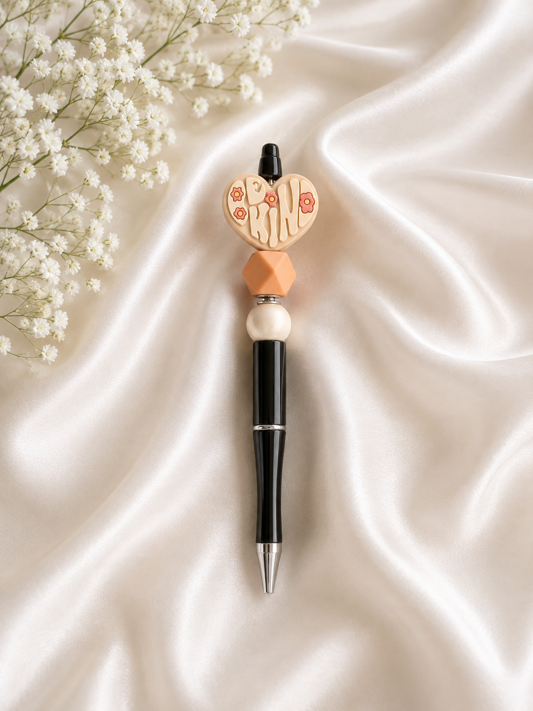 🌸 Be Kind Beaded Pen