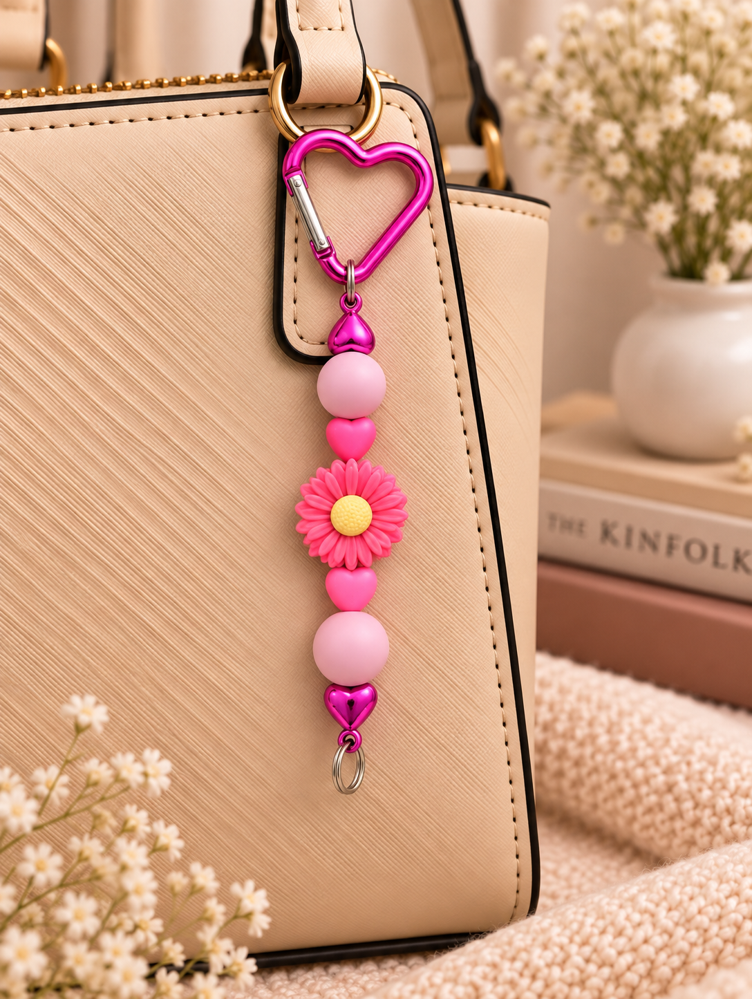 🌸 Pretty in Pink Daisy Keychain